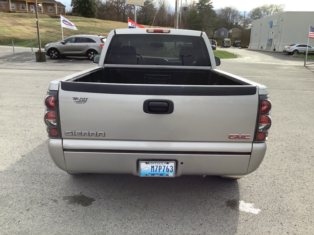 2006 GMC Sierra Image 7