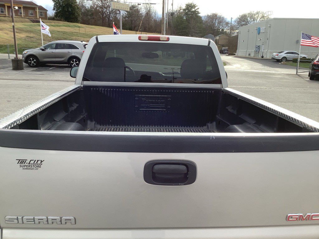 2006 GMC Sierra Image 8