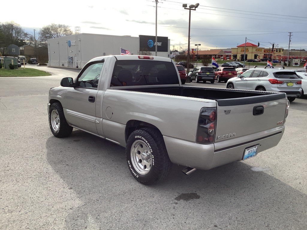 2006 GMC Sierra Image 9