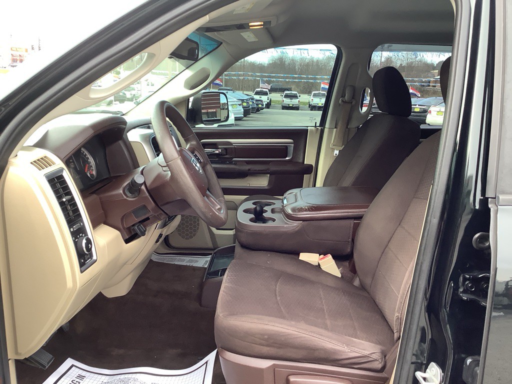 2016 RAM 1500 Image 12