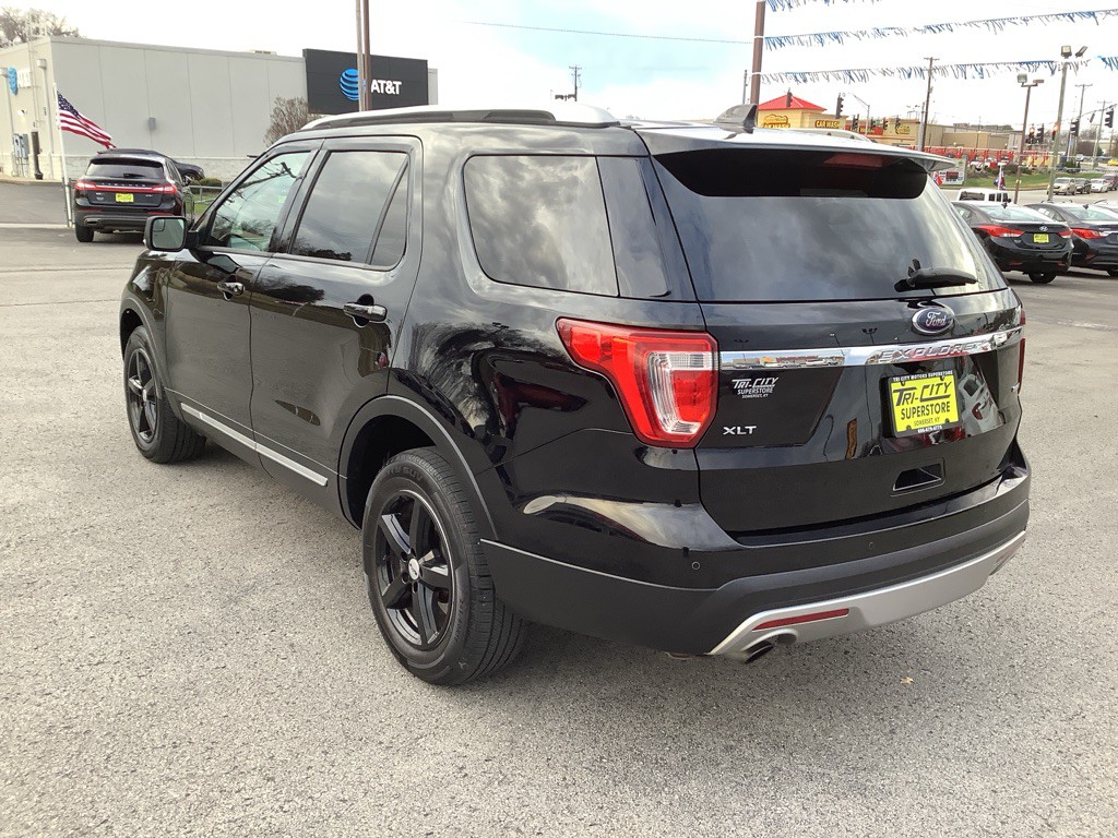 2016 Ford Explorer Image 9