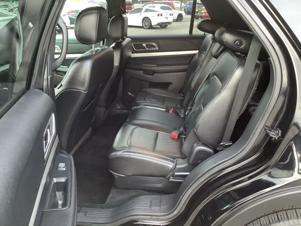 2016 Ford Explorer Image 13