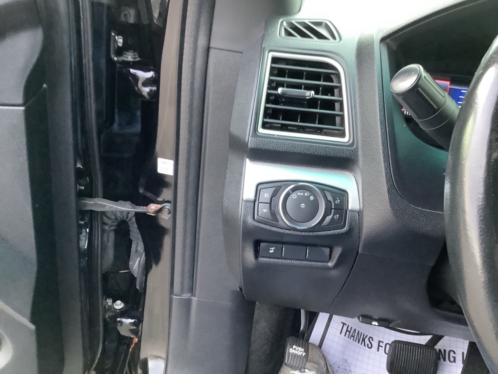 2016 Ford Explorer Image 18