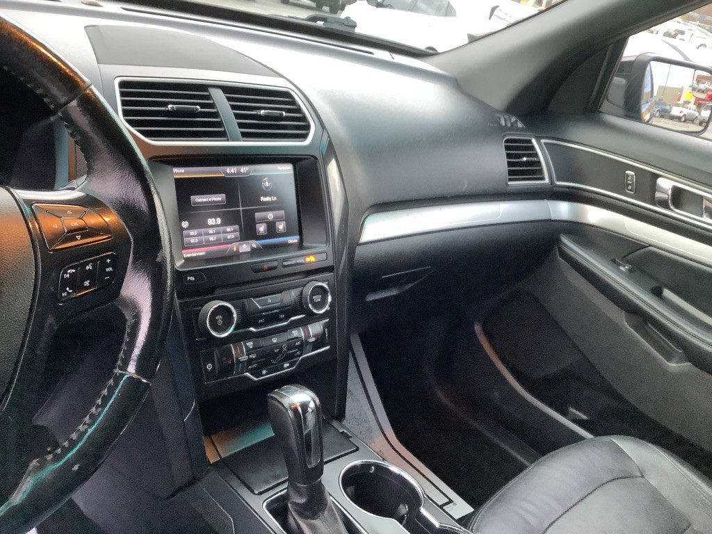 2016 Ford Explorer Image 19