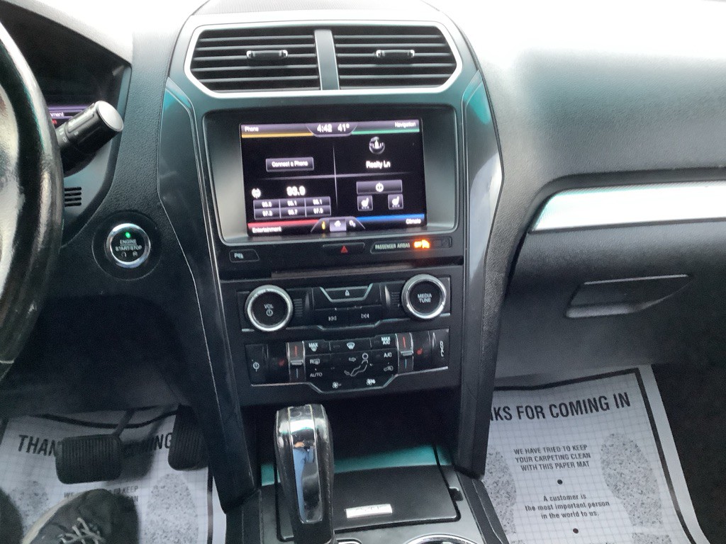2016 Ford Explorer Image 21