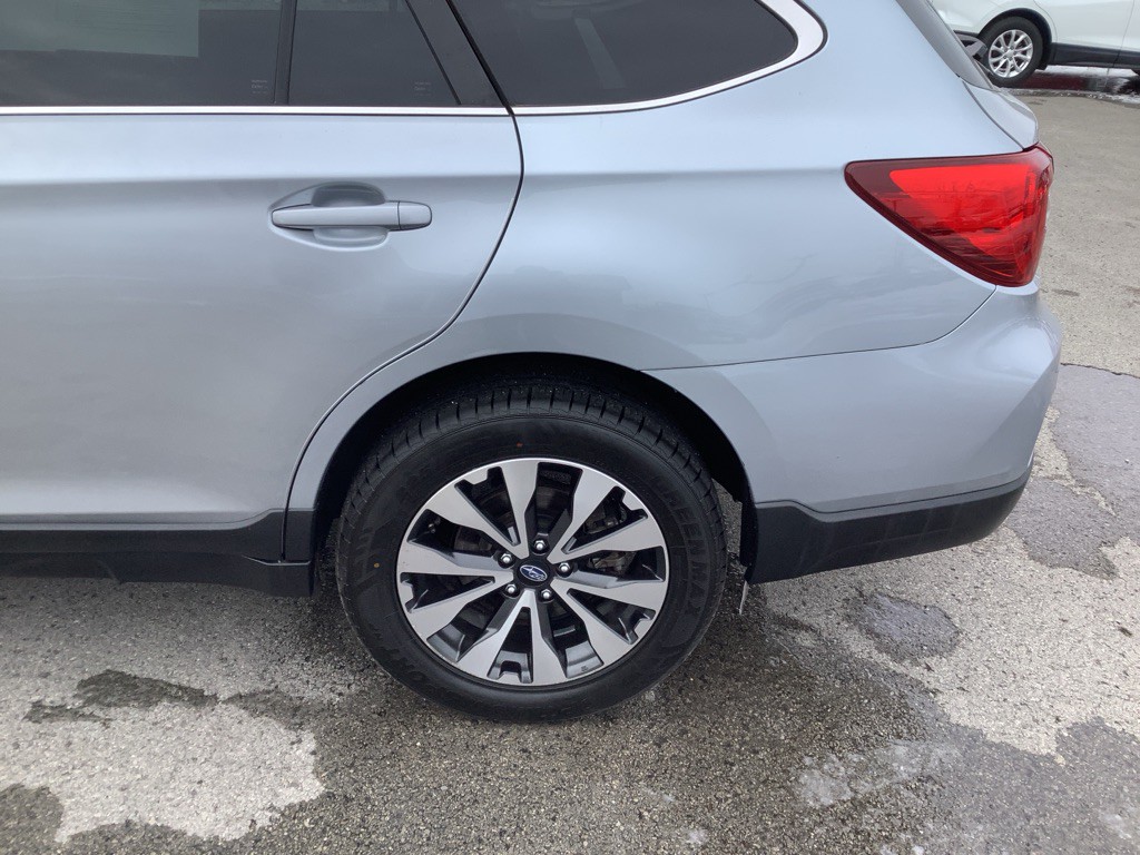 2017 Subaru Outback Image 10