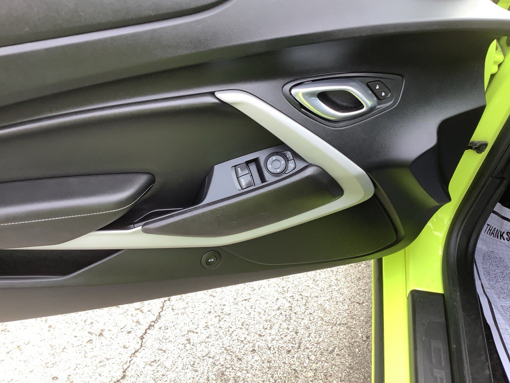 2019 Chevrolet Camaro Image 12