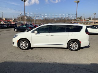 Image for 2020 Chrysler Pacifica Touring L ID: 7197501