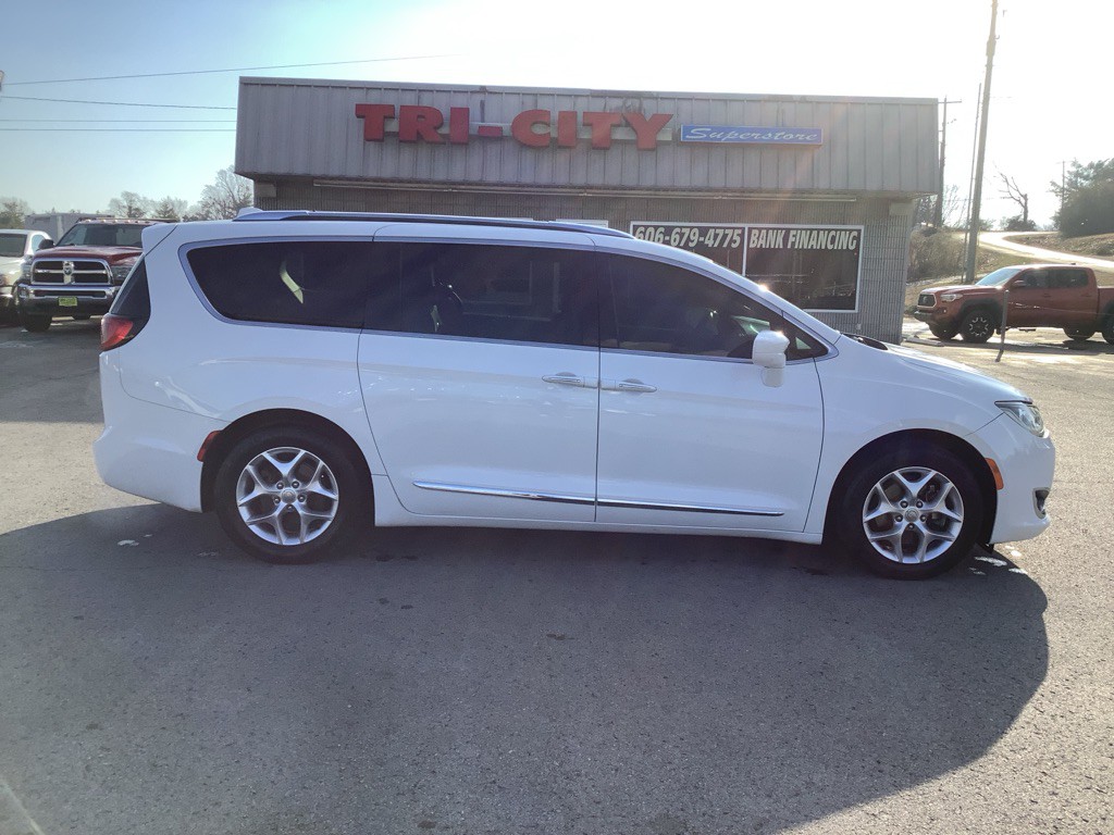 2020 Chrysler Pacifica Image 5