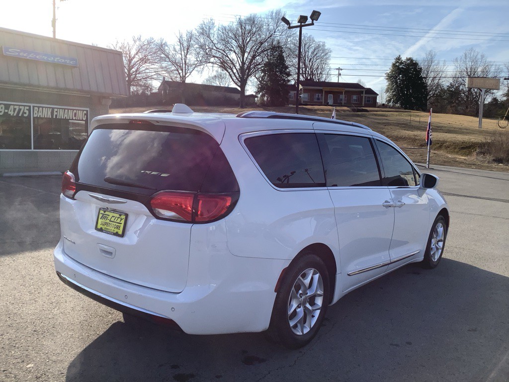 2020 Chrysler Pacifica Image 6
