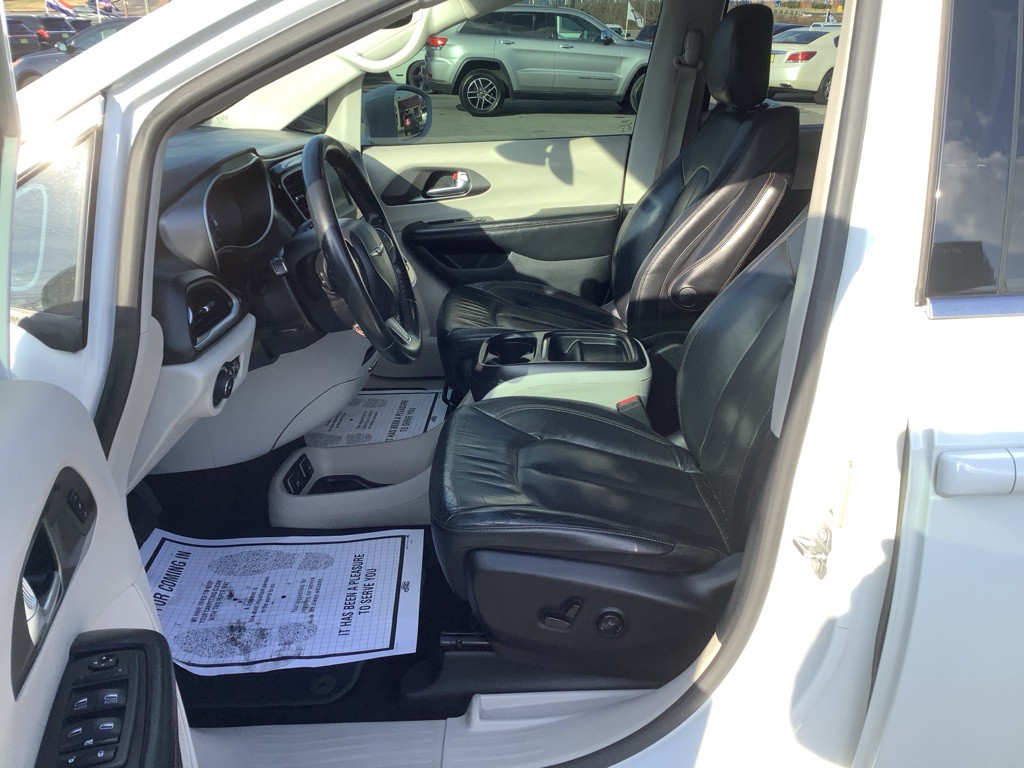 2020 Chrysler Pacifica Image 11