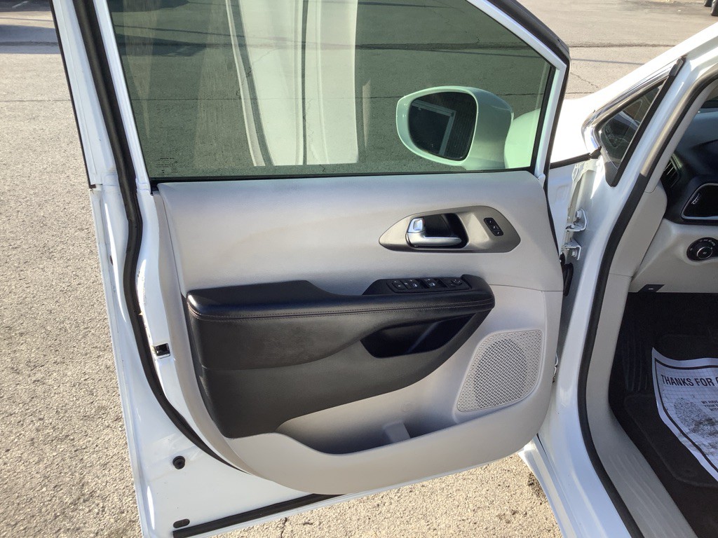 2020 Chrysler Pacifica Image 12