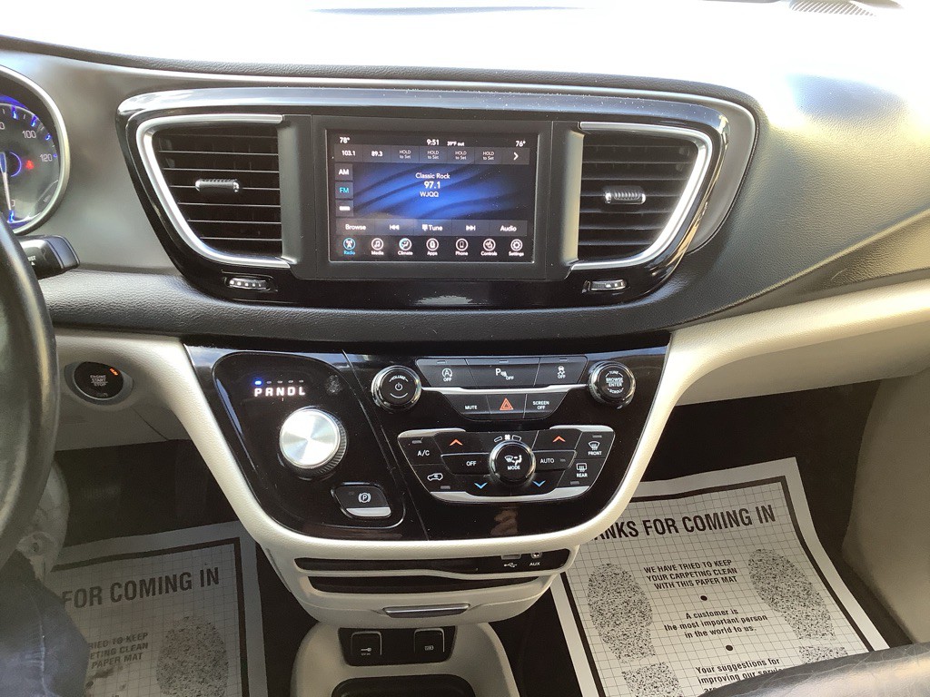 2020 Chrysler Pacifica Image 16