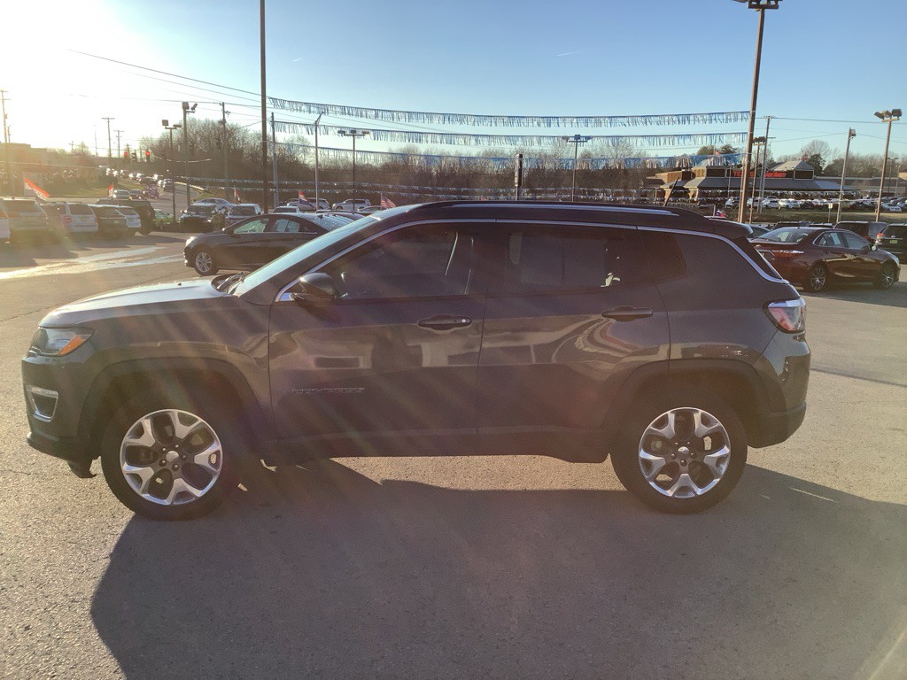 2021 Jeep Compass Image 1