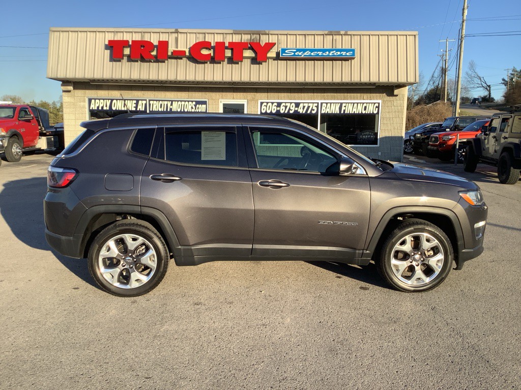 2021 Jeep Compass Image 1