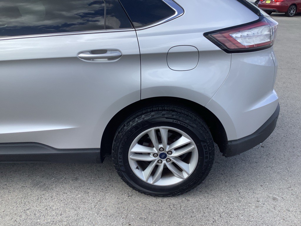 2017 Ford Edge Image 10