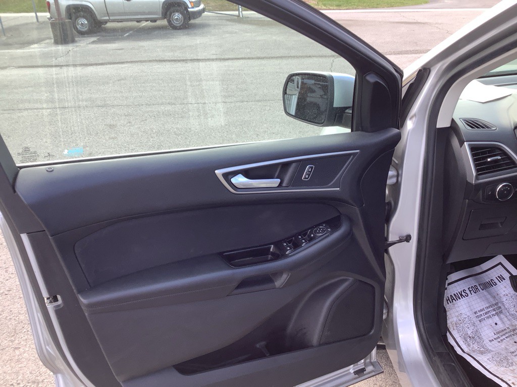 2017 Ford Edge Image 11