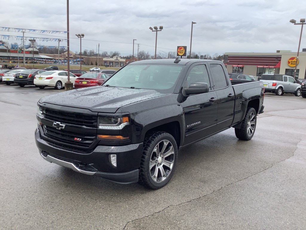 2017 Chevrolet Silverado 1500 Image 2