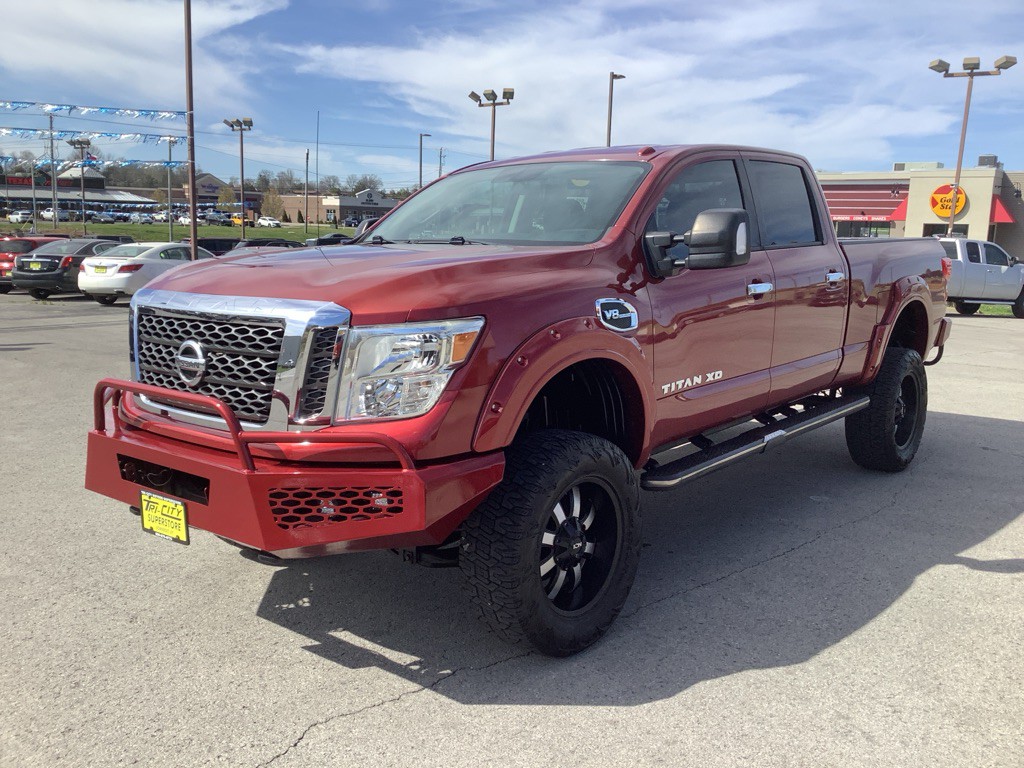 2017 Nissan Titan Image 2