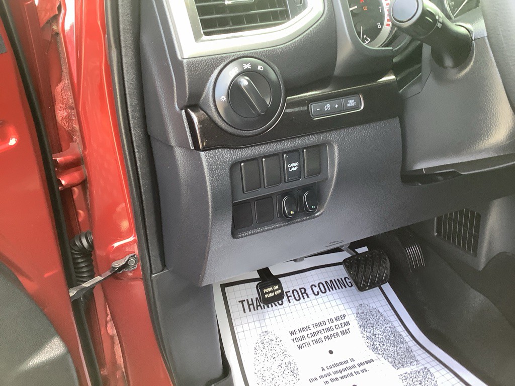 2017 Nissan Titan Image 12