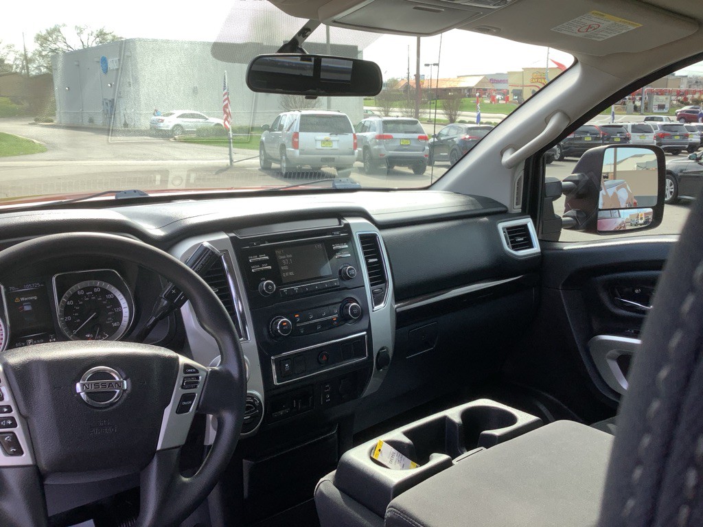 2017 Nissan Titan Image 14