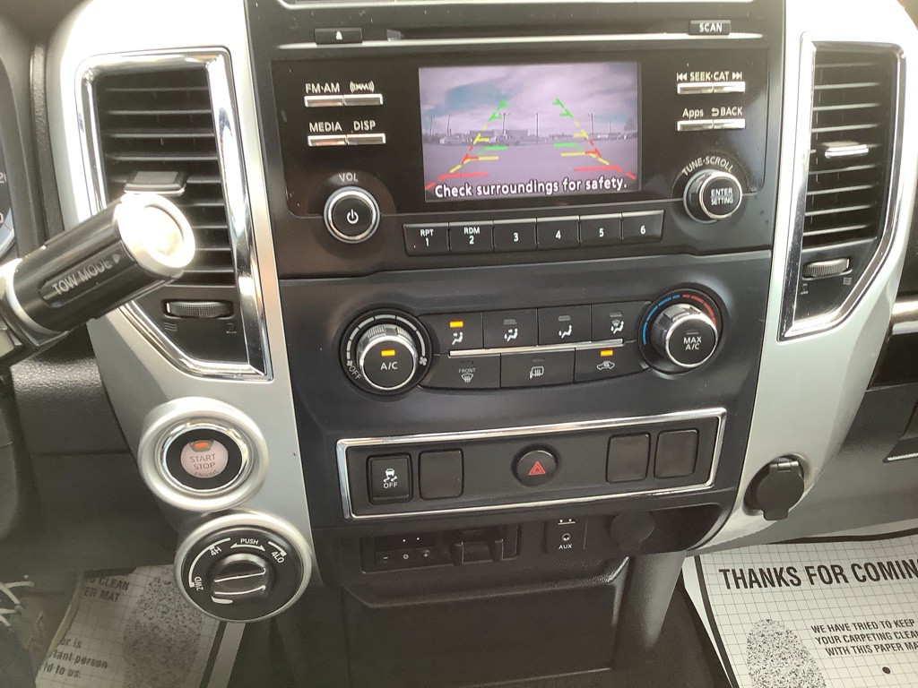 2017 Nissan Titan Image 17