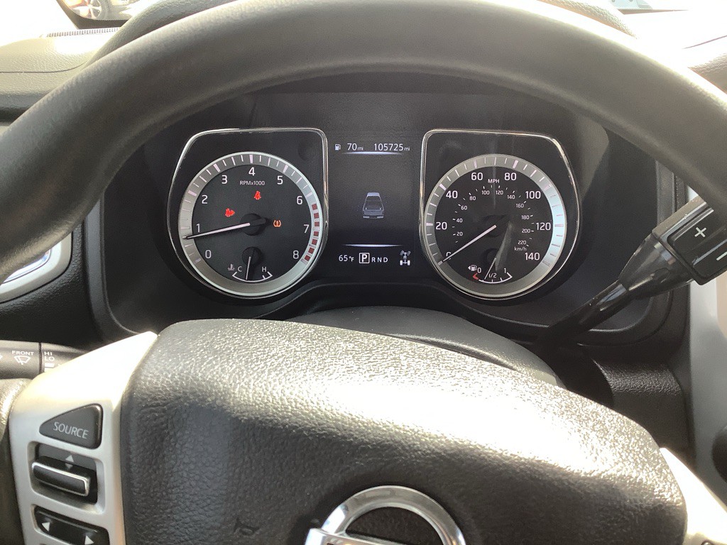 2017 Nissan Titan Image 19