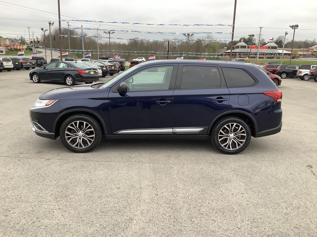 2017 Mitsubishi Outlander Image 1