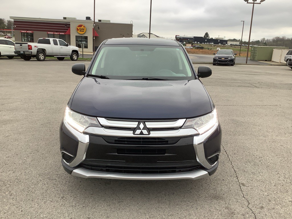 2017 Mitsubishi Outlander Image 3