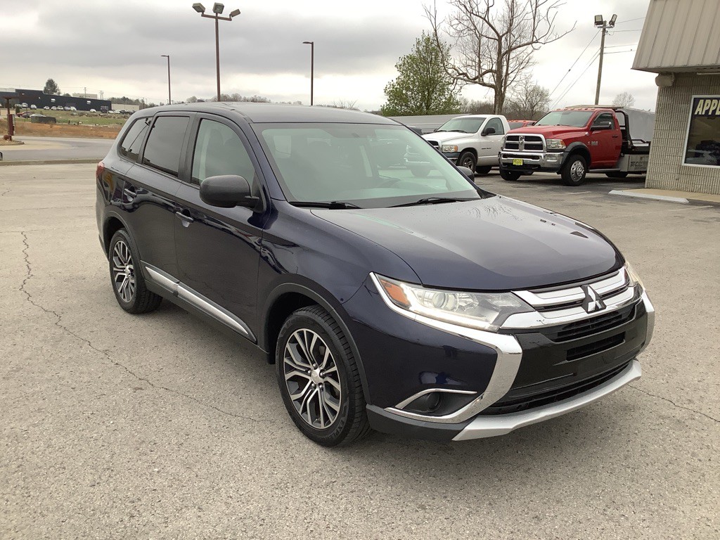 2017 Mitsubishi Outlander Image 4