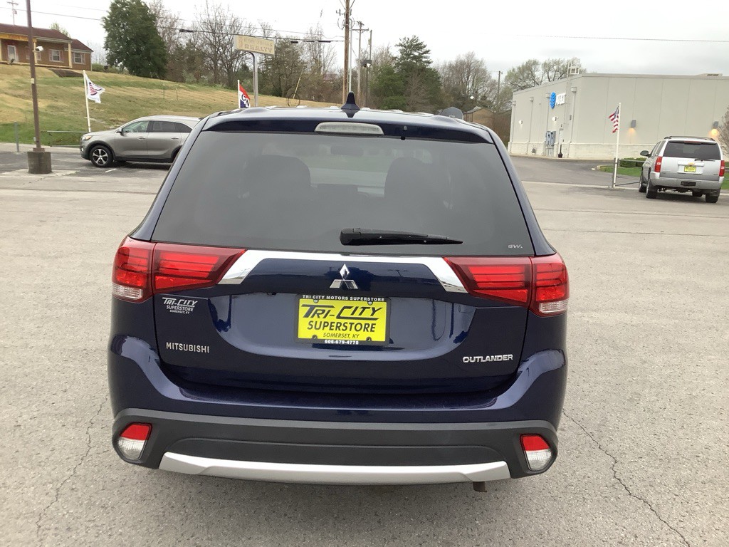 2017 Mitsubishi Outlander Image 7