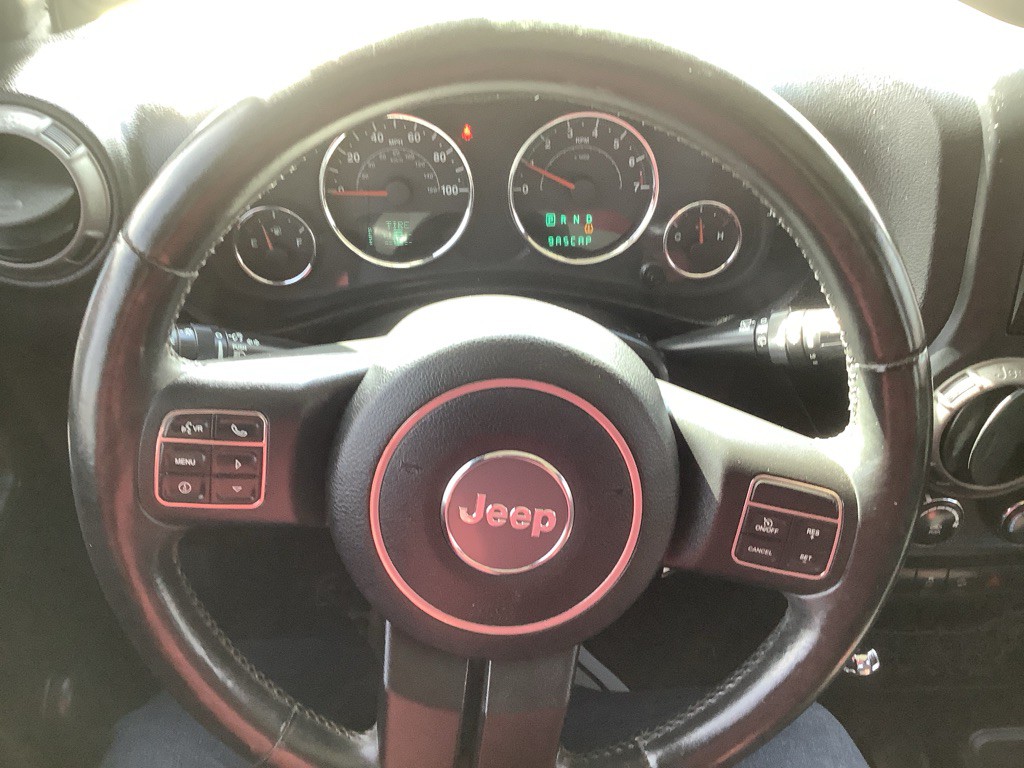 2013 Jeep Wrangler Image 16