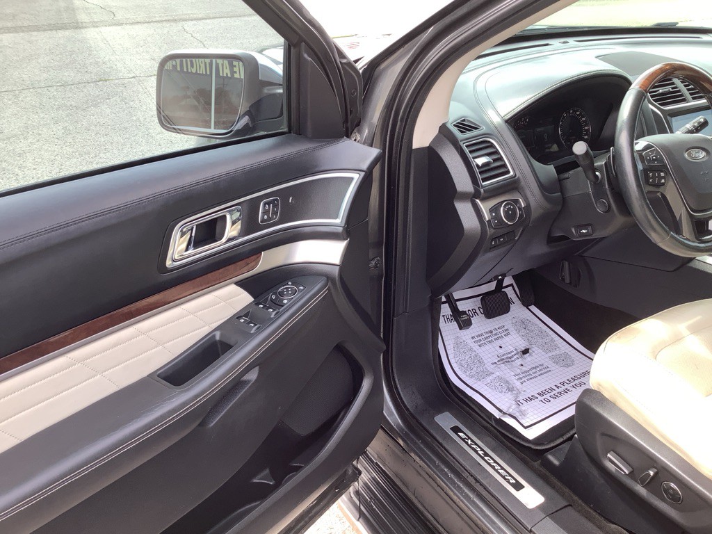 2017 Ford Explorer Image 11