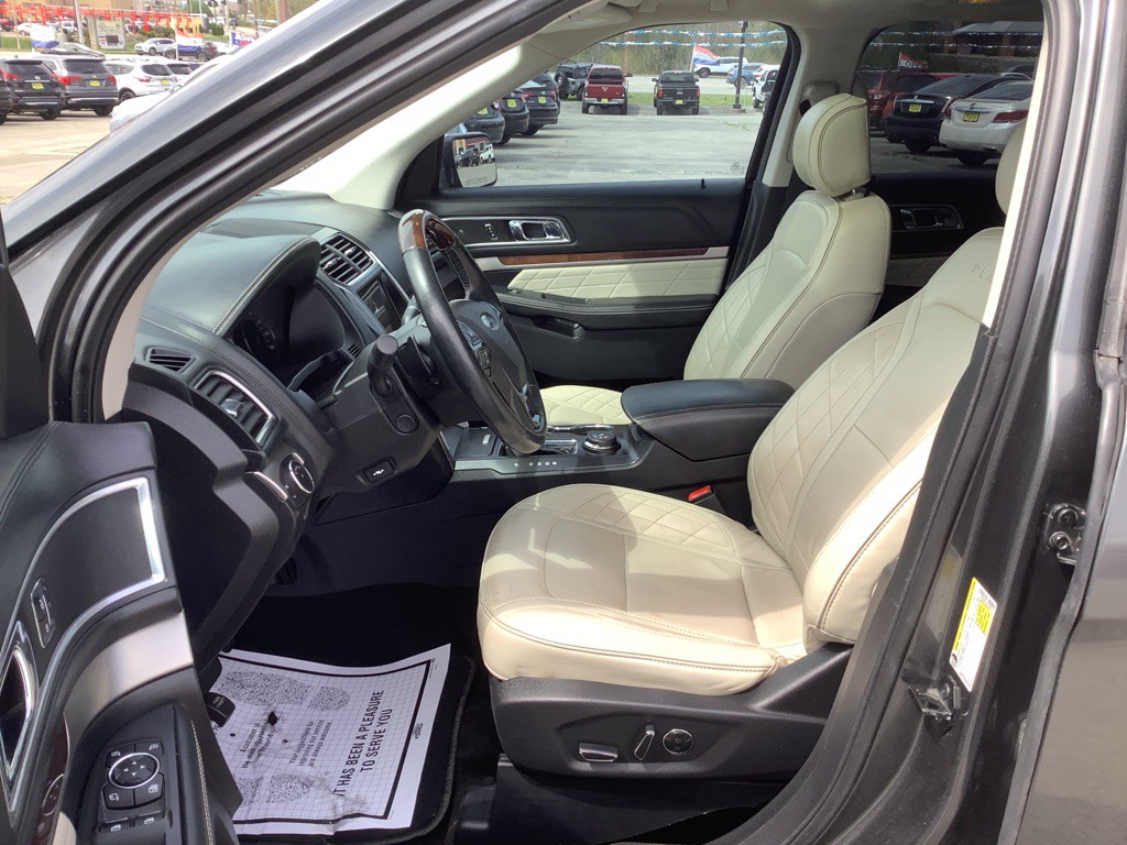 2017 Ford Explorer Image 12