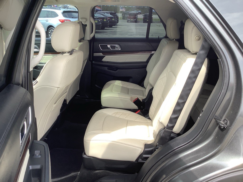2017 Ford Explorer Image 13