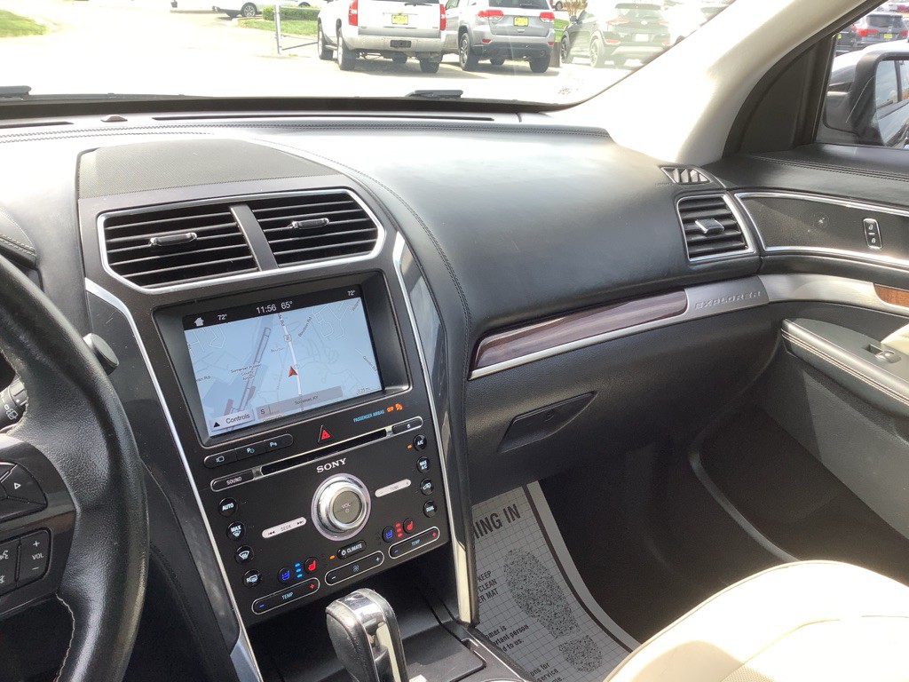 2017 Ford Explorer Image 18