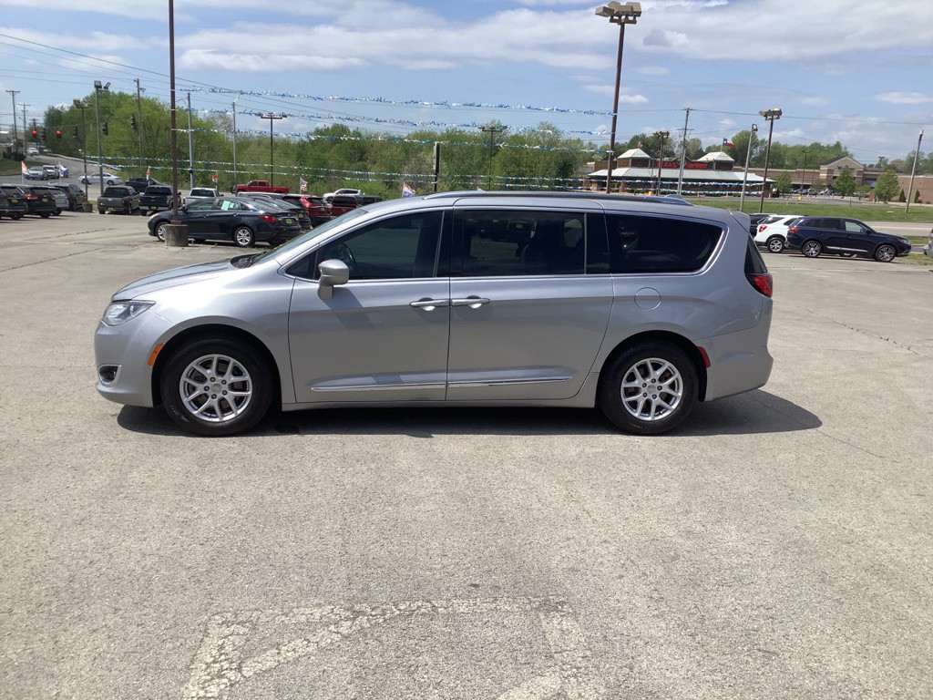 2020 Chrysler Pacifica Image 1