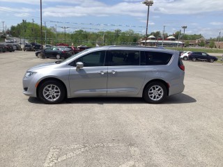 Image for 2020 Chrysler Pacifica Touring L ID: 7348673