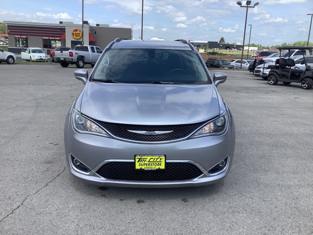 2020 Chrysler Pacifica Image 3