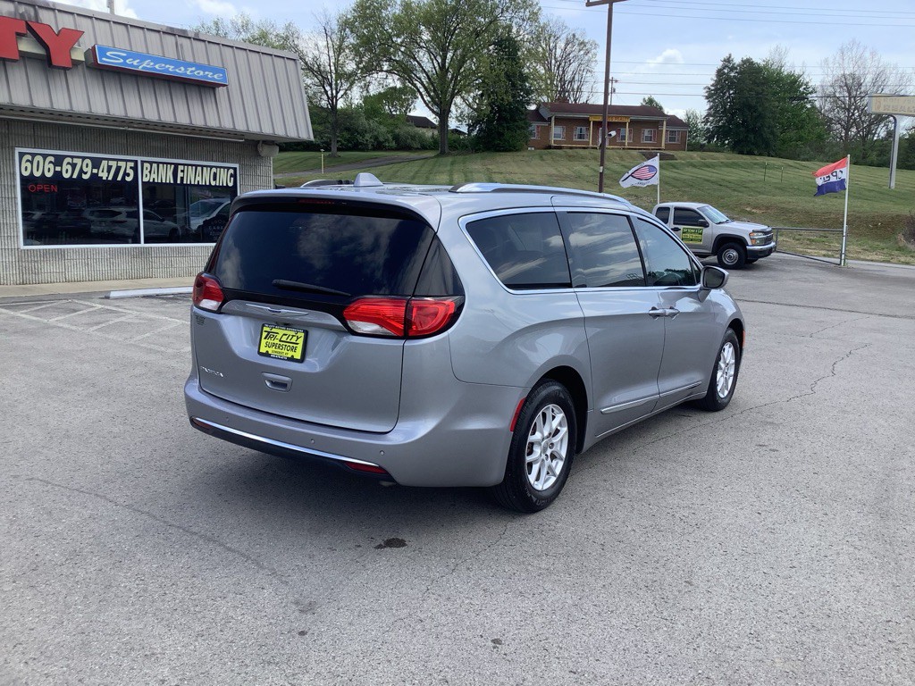 2020 Chrysler Pacifica Image 6