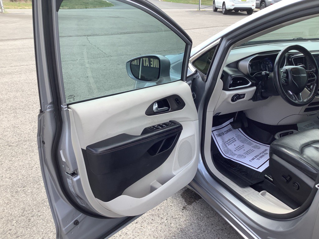 2020 Chrysler Pacifica Image 11