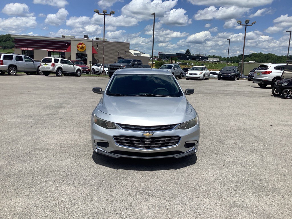 2016 Chevrolet Malibu Image 3
