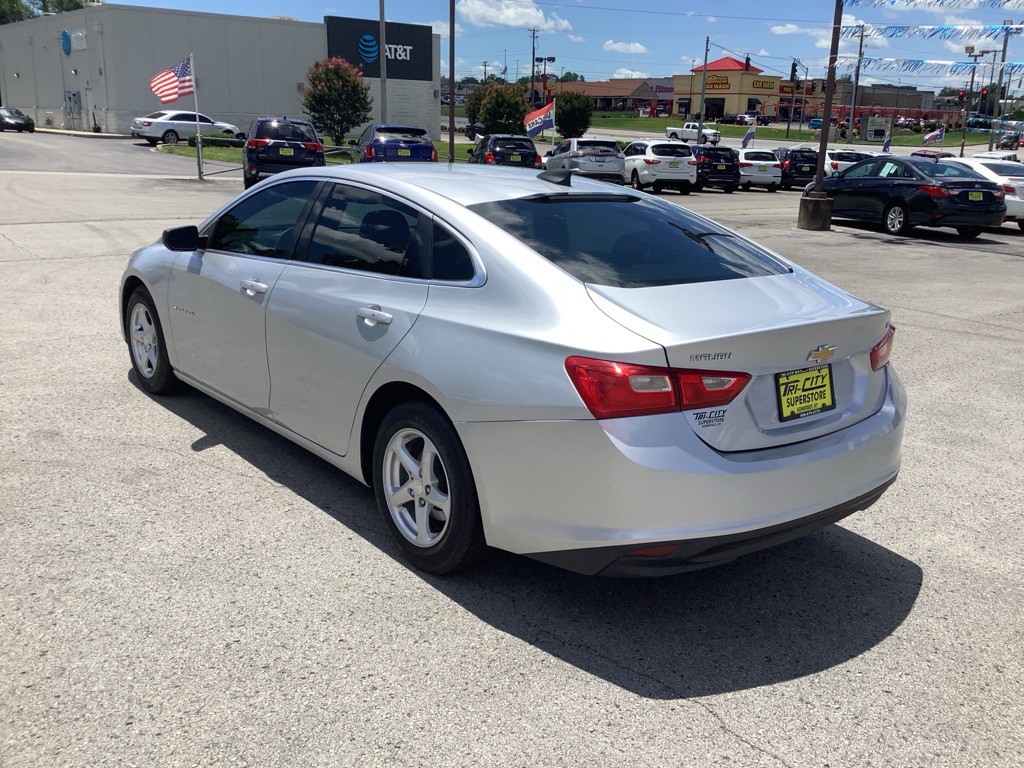 2016 Chevrolet Malibu Image 9