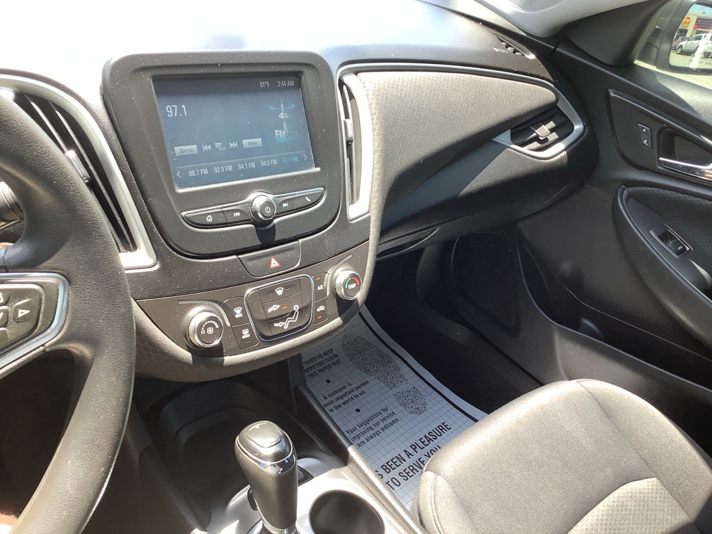 2016 Chevrolet Malibu Image 16