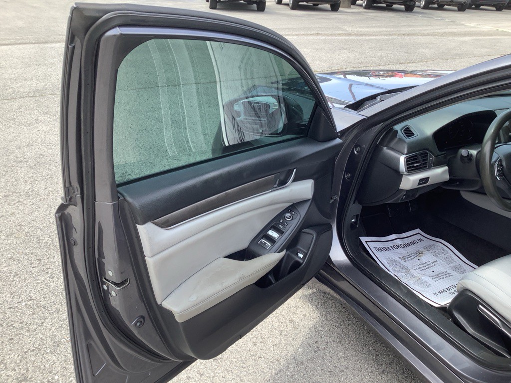 2018 Honda Accord Image 11