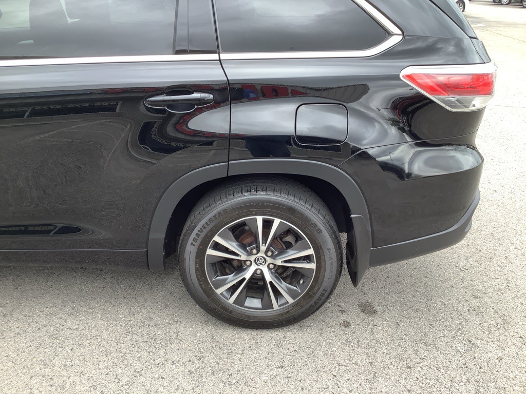 2016 Toyota Highlander Image 10