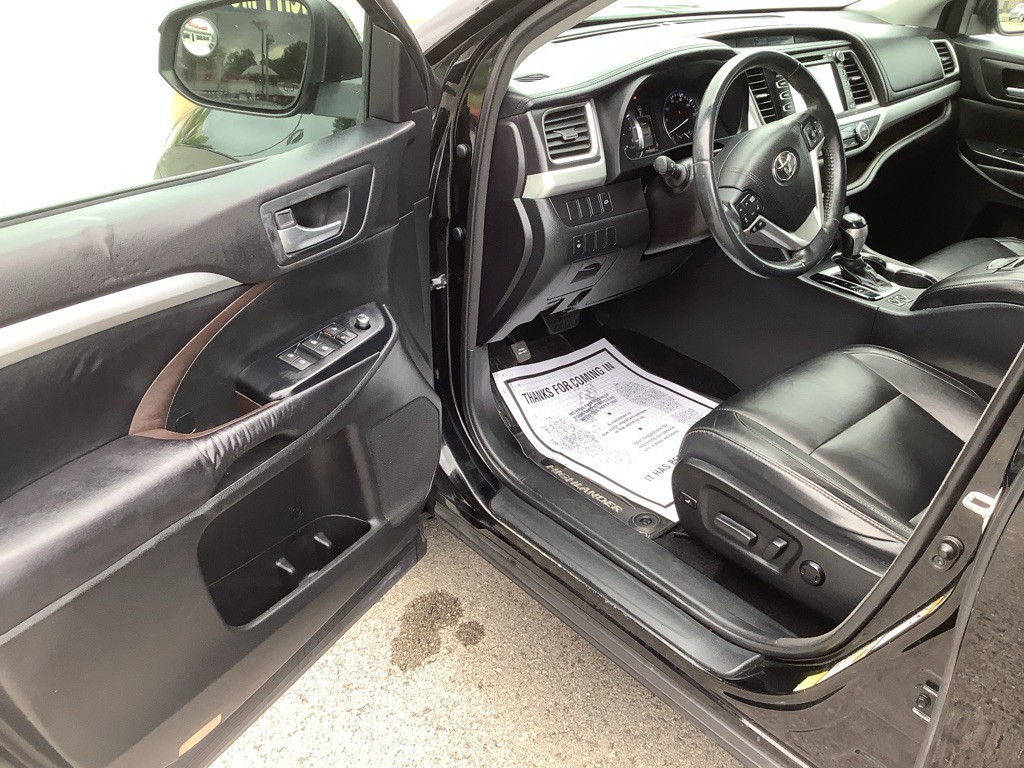2016 Toyota Highlander Image 11