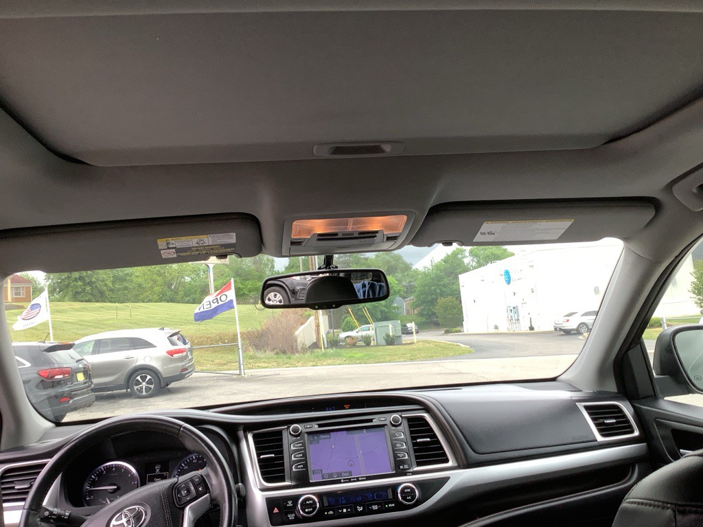 2016 Toyota Highlander Image 17