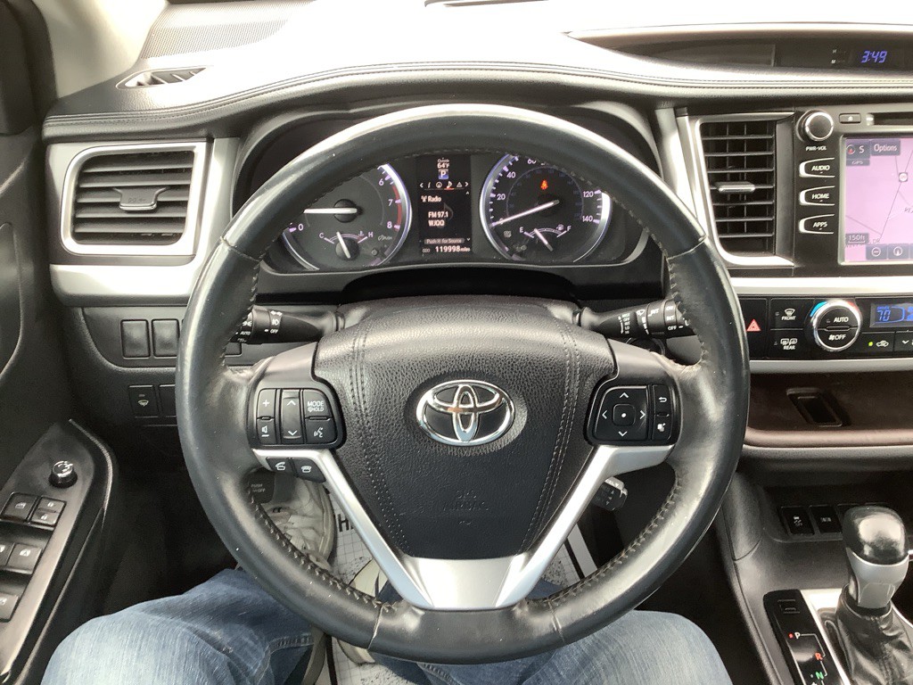 2016 Toyota Highlander Image 21