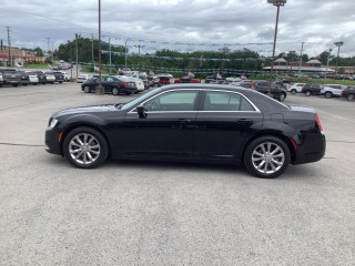 Image for 2018 Chrysler 300 Touring ID: 7529828